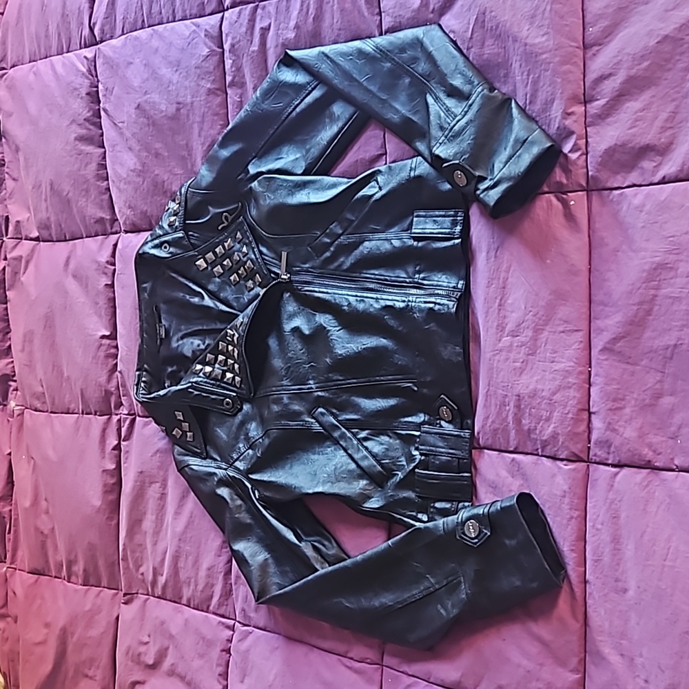 Rocawear Faux Black Leather Motorcycle Jacket with Silver Metal Accents size M